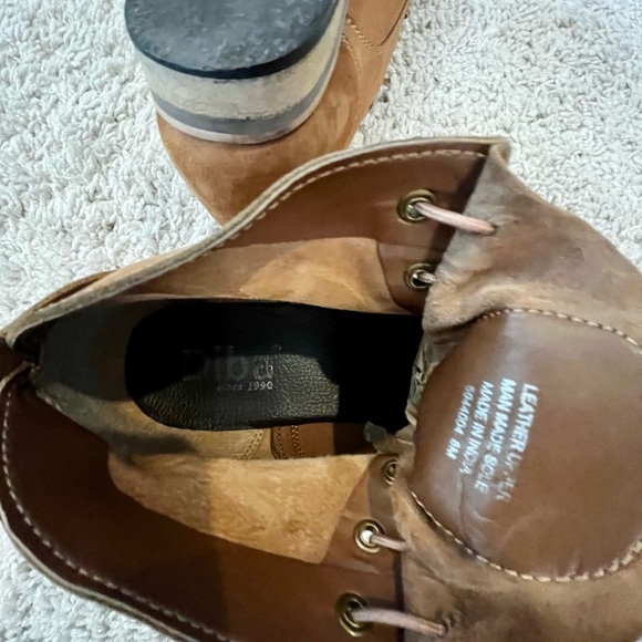 Diba SZ 8M camel suede lace up bootie. Comfortable and in great condition - Picture 4 of 7